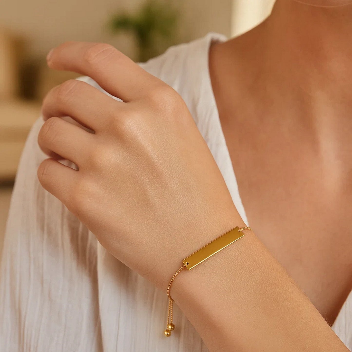Adjustable Bracelet with Shiny Bar in 14k Yellow Gold (1.00 mm)